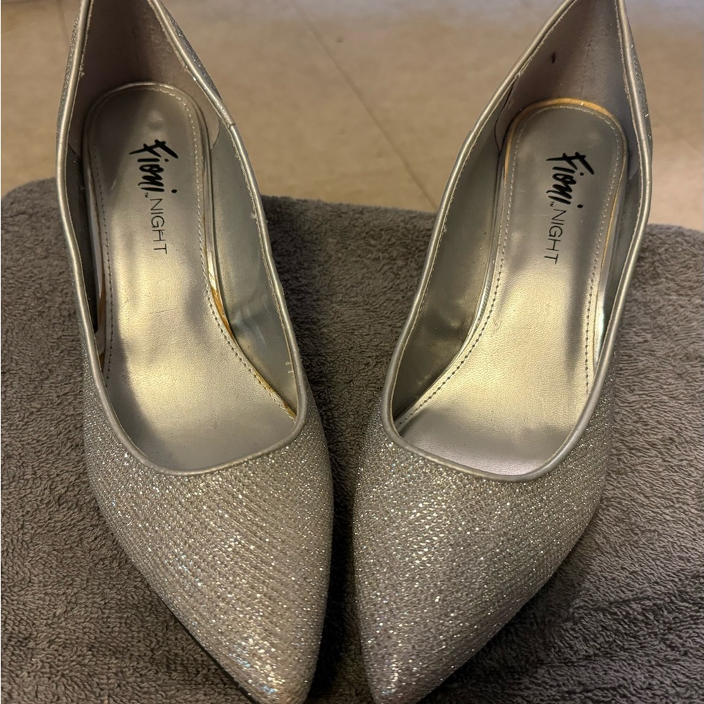 Fioni silver Ballroom DancingCuban Heeled Pumps